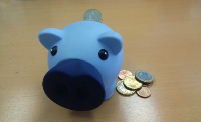 Sparschwein mit Euro Münzen